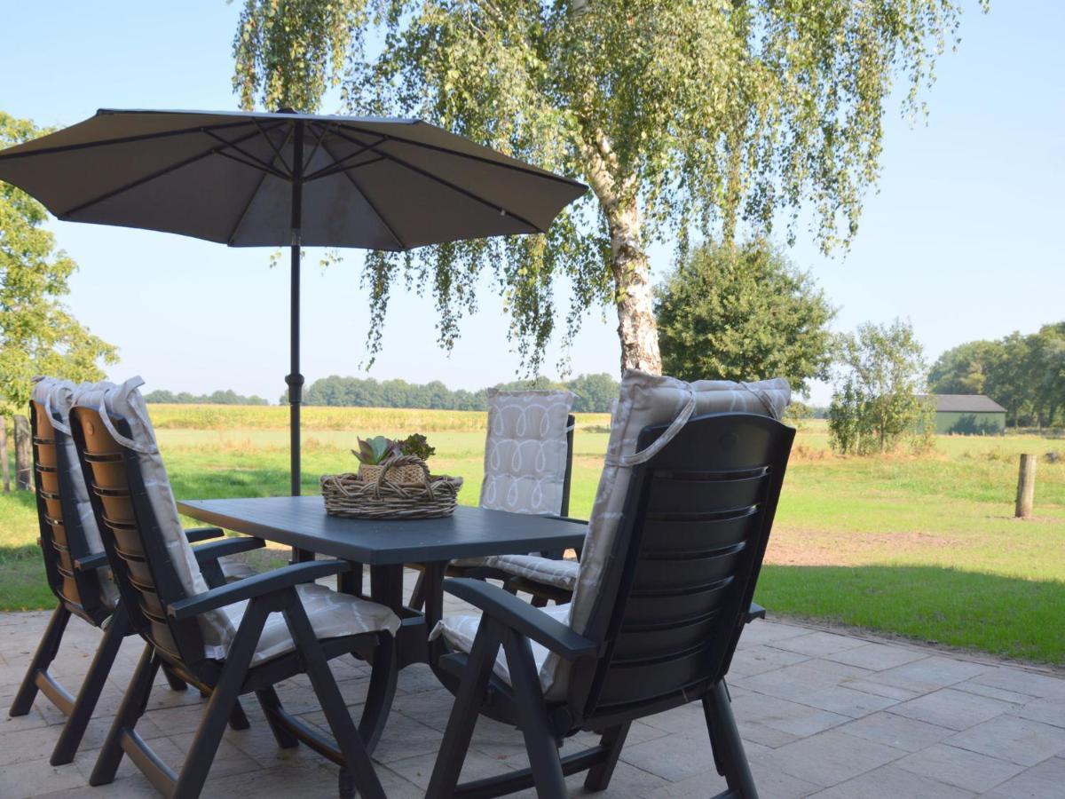 Authentic Holiday Home With View Geesteren  Luaran gambar